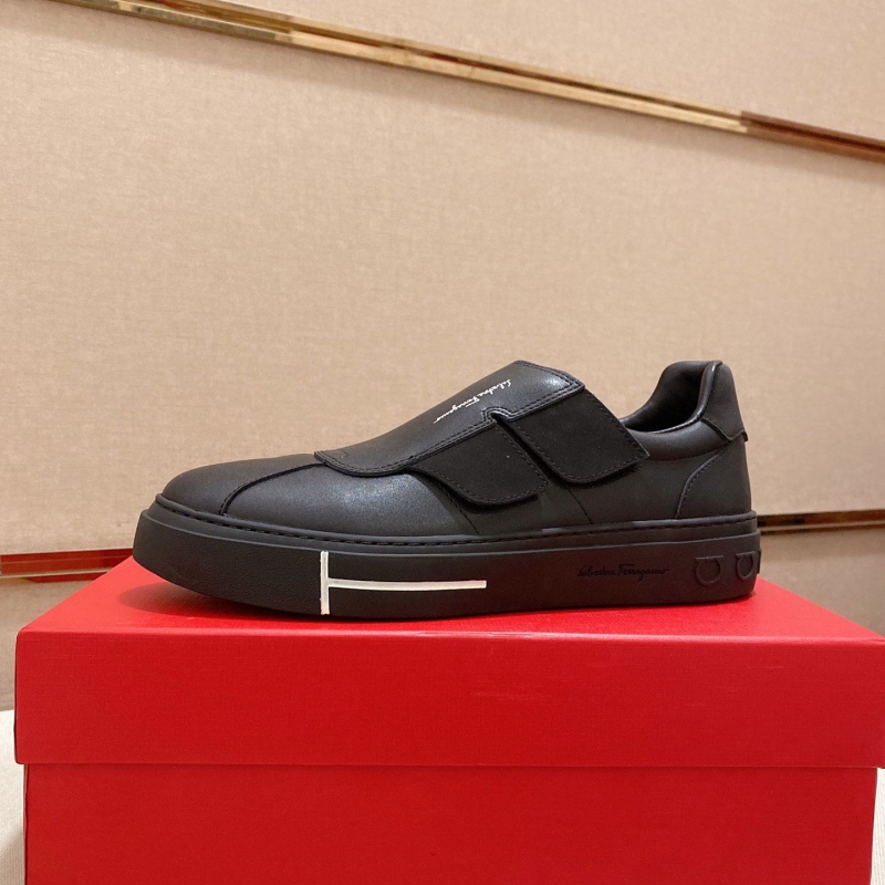 G*u*i casual shoes